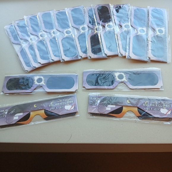 Solar Eclipse Viewing Glasses. 15 Pairs - Picture 1 of 8